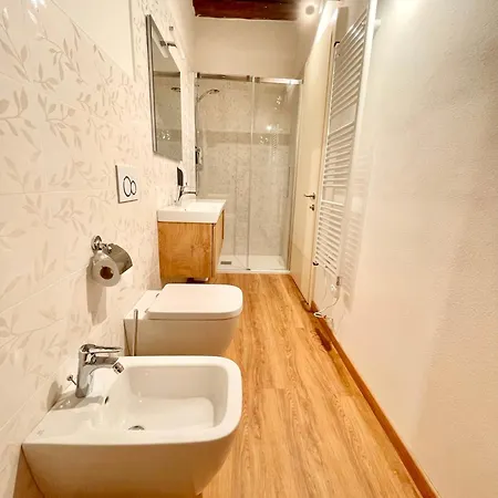 Domus 44 - Porta Nuova 3* ヴェローナ