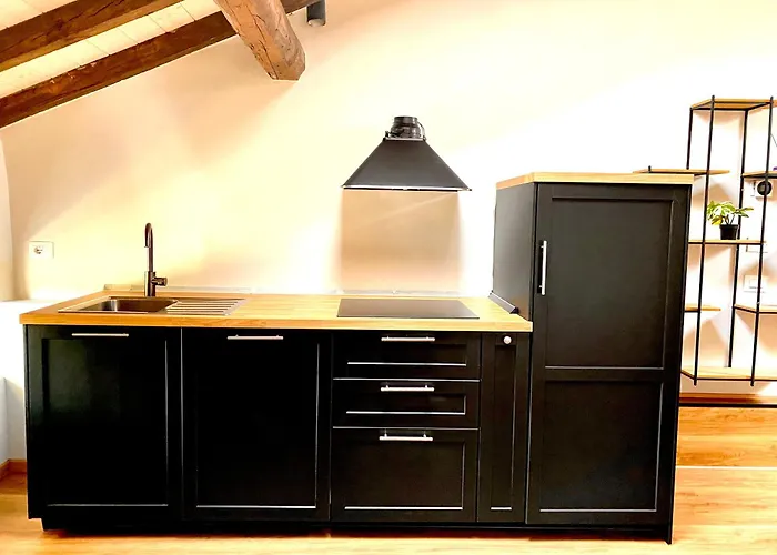 Domus 44 - Porta Nuova Konukevi 3*