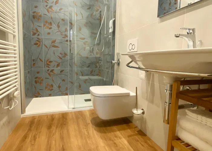 Domus 44 - Porta Nuova 3*