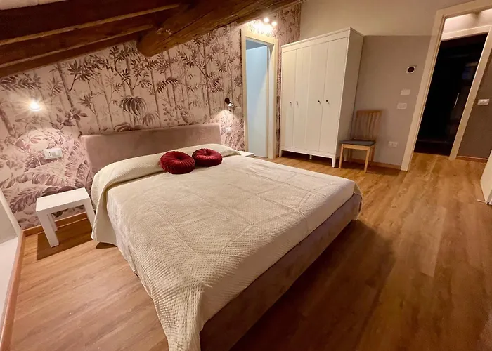 Domus 44 - Porta Nuova Konukevi 3*